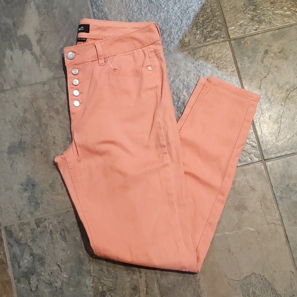 RUE 21* Jennings